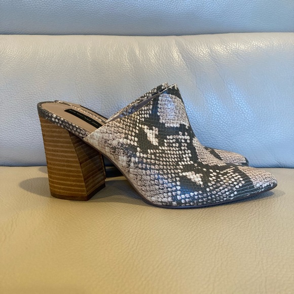STEVEN by Steve Madden Snake Print mules. - Picture 4 of 6